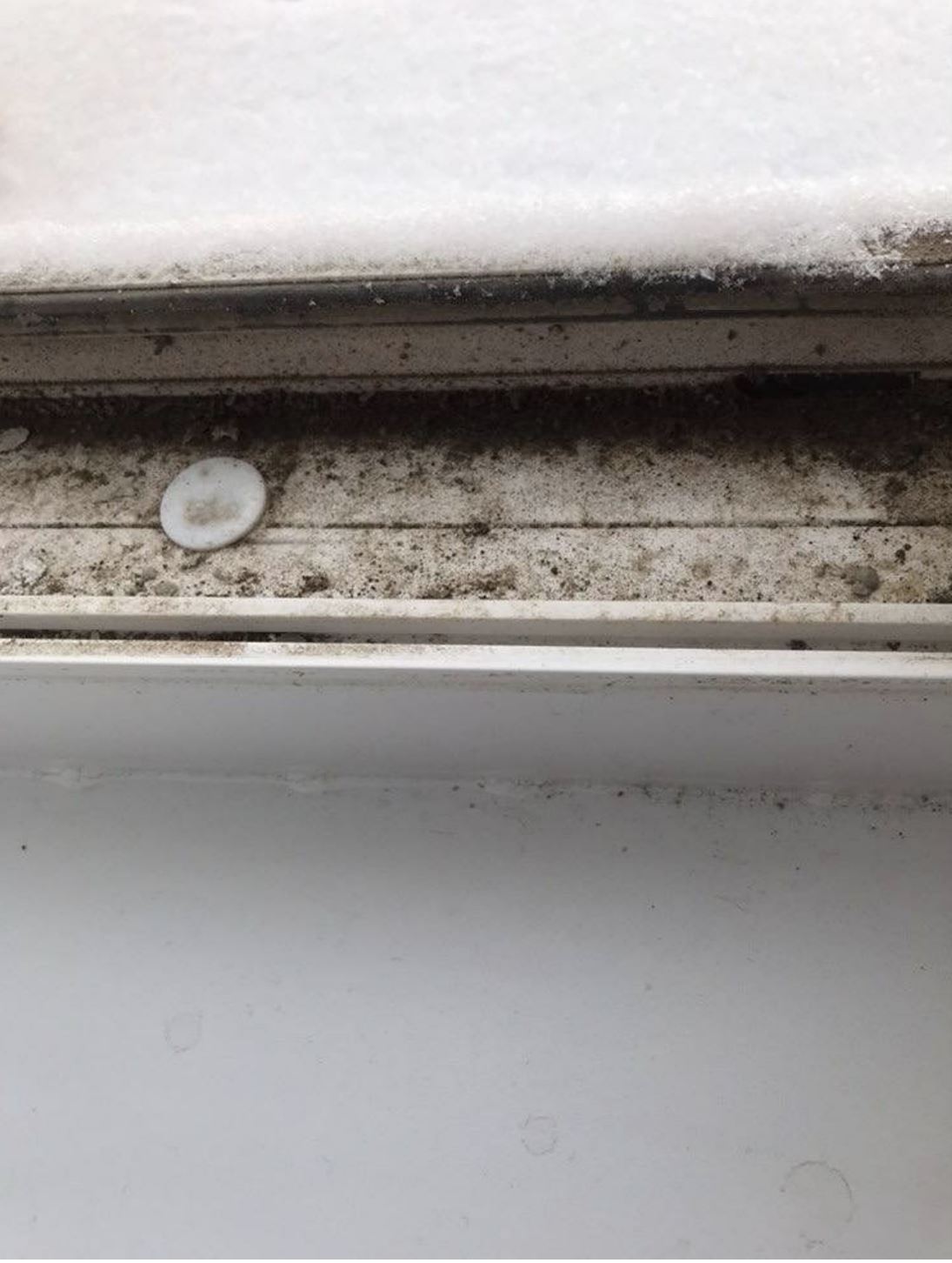 This is how the windows look if opened even briefly