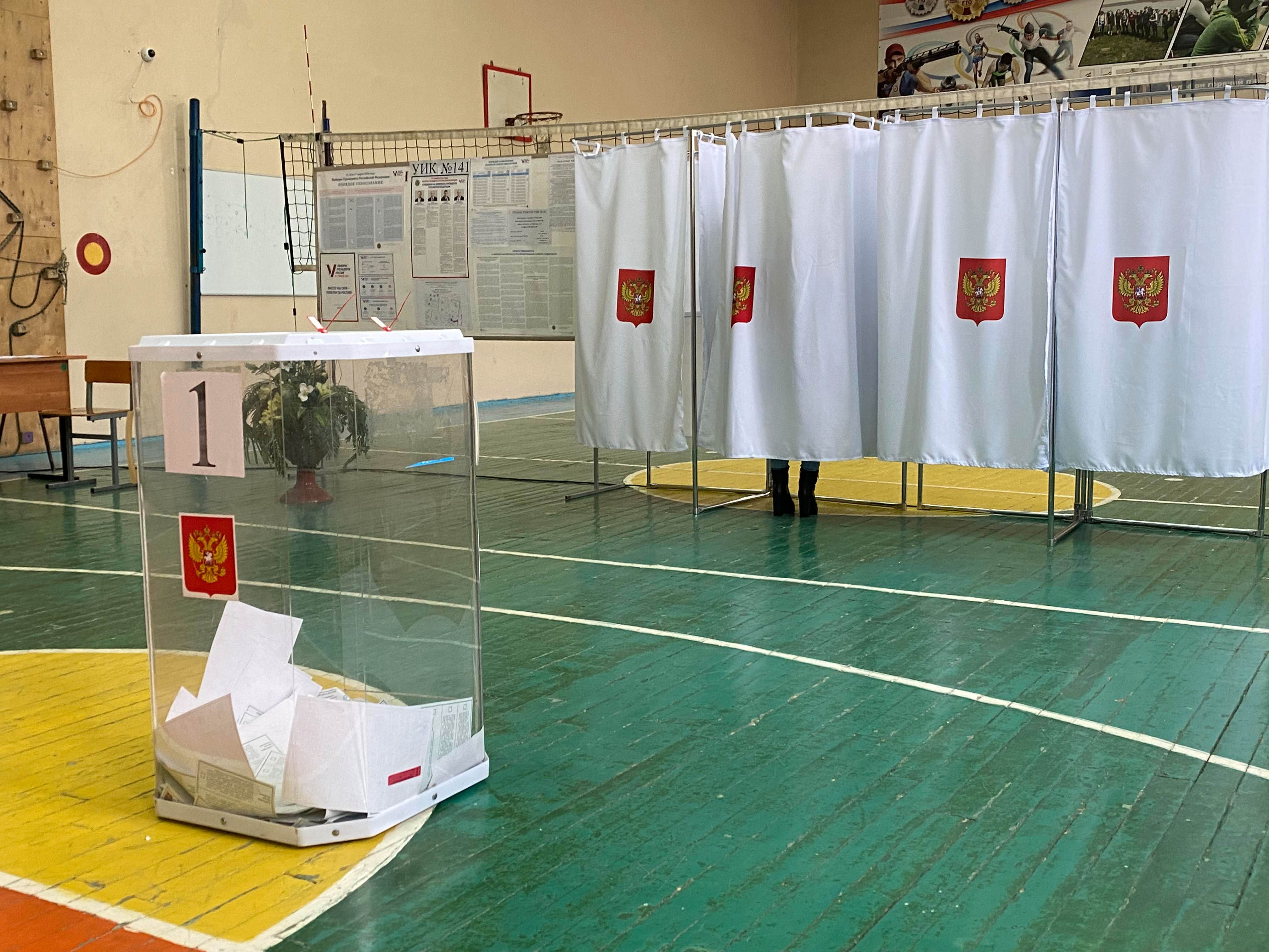 Polling stations at a school in Belgorod