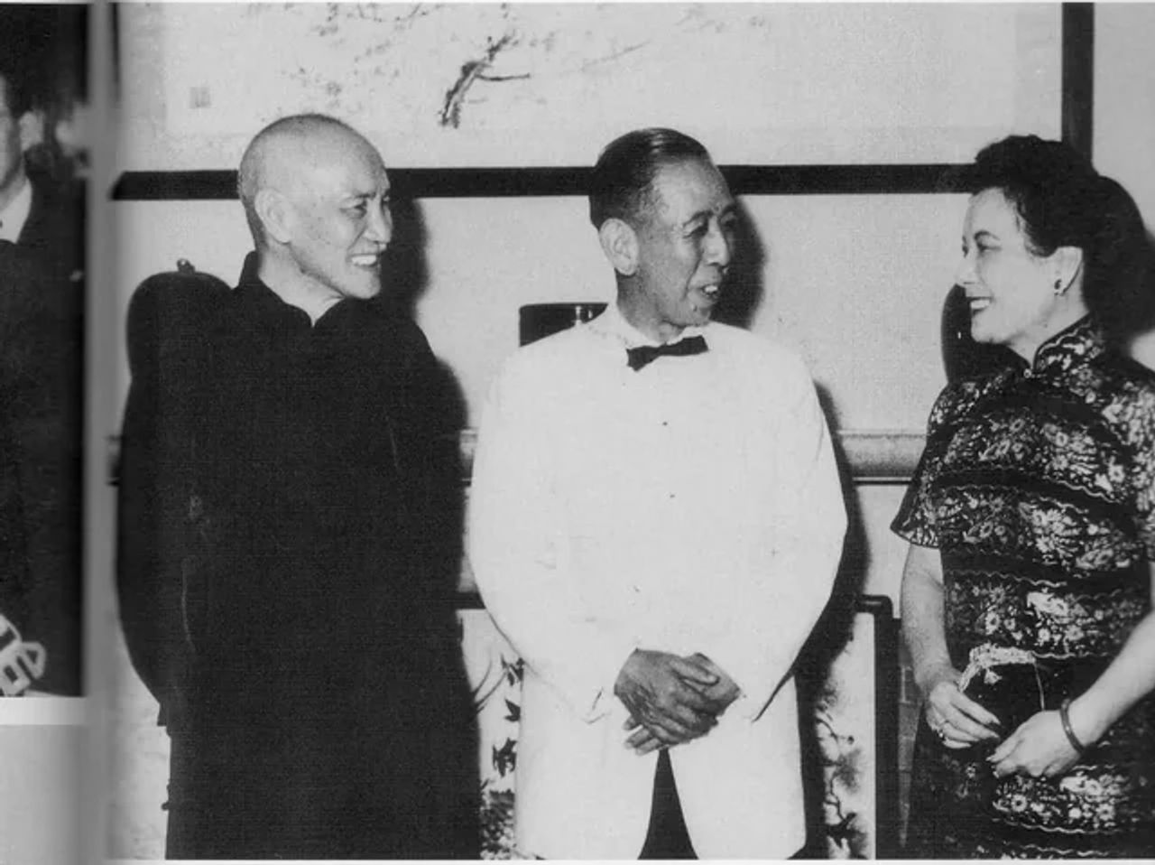 Prime Minister of Japan Nobusuke Kishi (center) with the President of the Republic of China and Madame Chiang Kai-shek (Taipei, 1957)