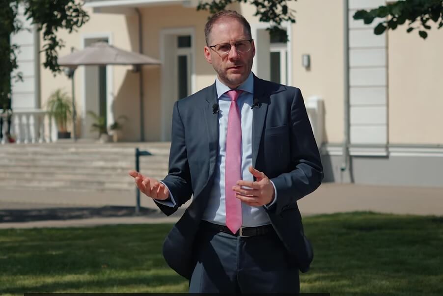 Михаэль Новак