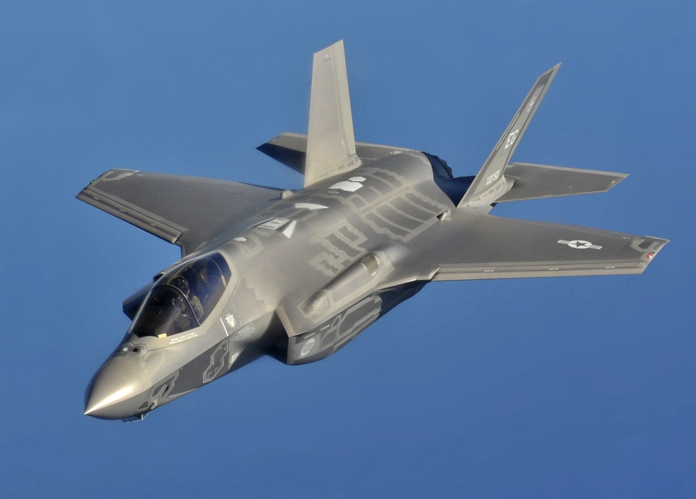 Самолет Lockheed Martin F-35A, способный нести ядерные заряды