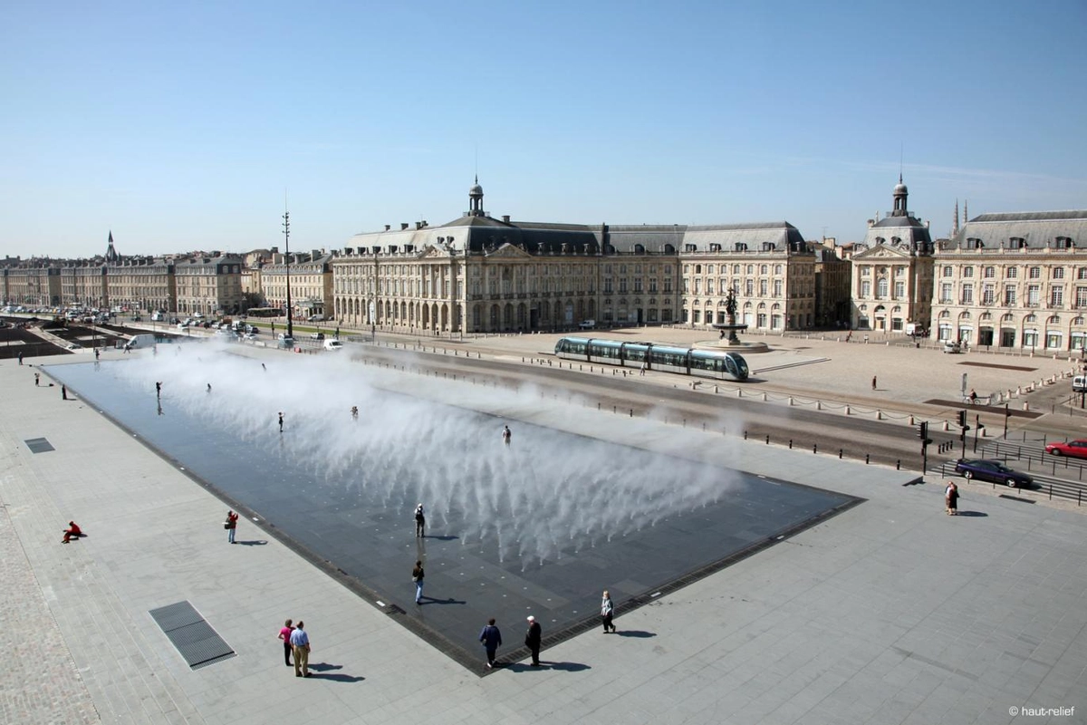 The Water Mirror in Bordeaux