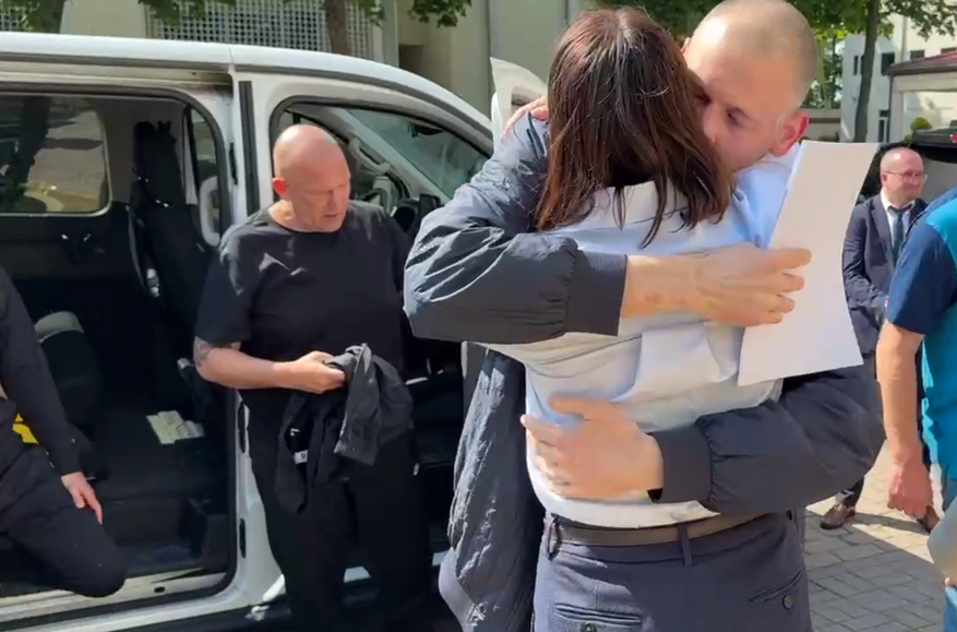 Key Belarusian opposition figure Siarhei Tsikhanouski was released along with 13 other political prisoners on June 21, 2025. Screenshot: Nasha Niva