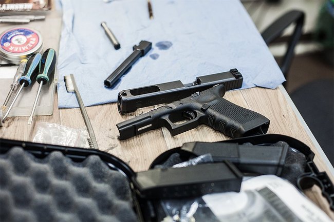 Assembly of Glock pistols at a Moscow plant Photo: Promtekhnologiya