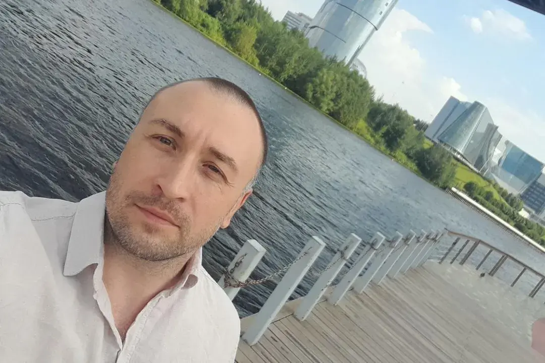 45-year-old Anapa resident Maksim Ovchinnikov was taken away to an unknown location by FSB officers on Feb. 27. Photo: Ivan Astashin's Telegram channel (@bloshaya_zona / Telegram)