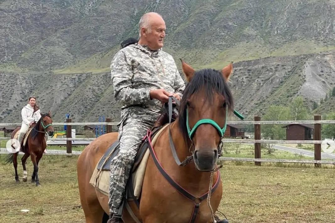 Latvia bars entry to the father of PM candidate Jūlija Stepaņenko after The Insider’s report on his business with the Russian military