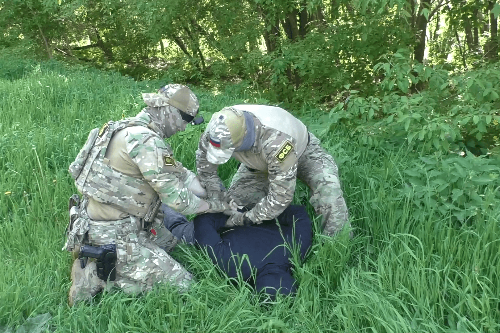 One in four FSB arrest videos is staged and confessions are recorded in multiple takes after torture, Memorial finds
